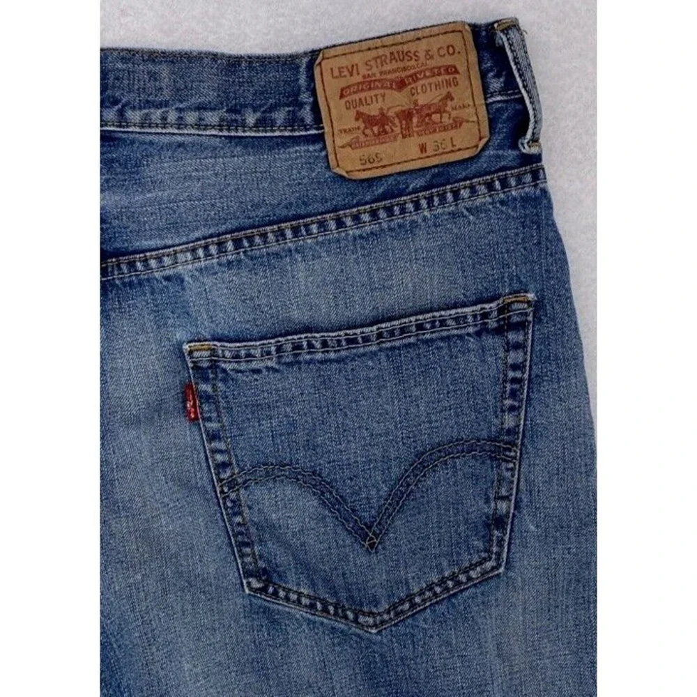 Levis 569 Mens Loose Straight Denim Shorts Size 36 Blue Medium Wash